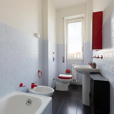 Guesthost - Corvetto M3 - Comfy With Balcony! Daire Milano