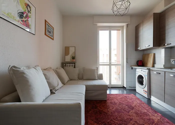 Apartment Guesthost - Corvetto M3 - Comfy With Balcony! Milan