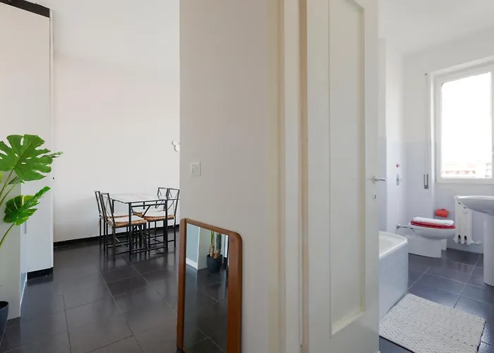 Guesthost - Corvetto M3 - Comfy With Balcony! Milan