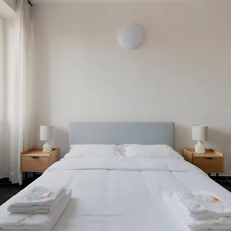 Guesthost - Corvetto M3 - Comfy With Balcony! Διαμέρισμα Μιλάνο
