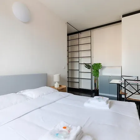 Guesthost - Corvetto M3 - Comfy With Balcony! Διαμέρισμα Μιλάνο